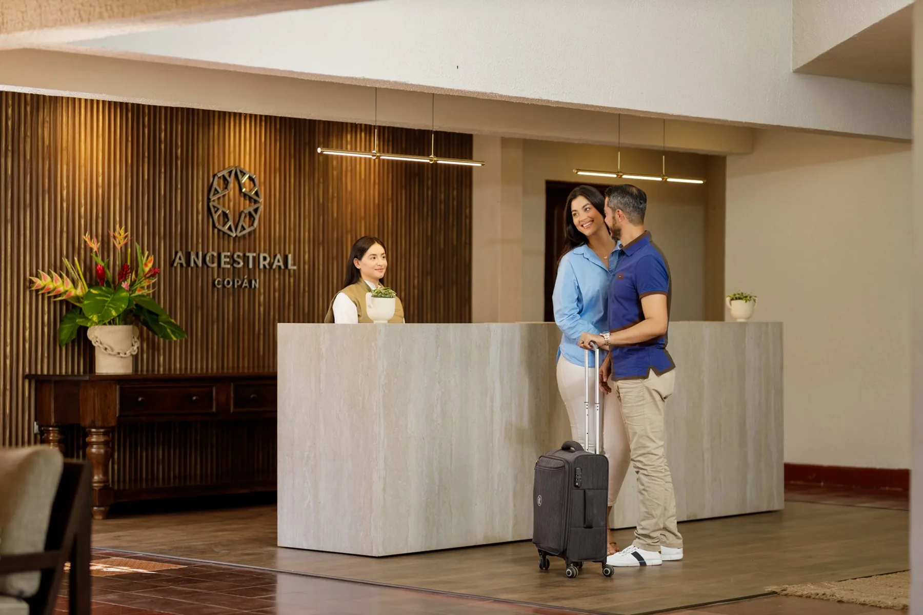 Ancestral Copán: aplicación de identidad en la recepción del hotel